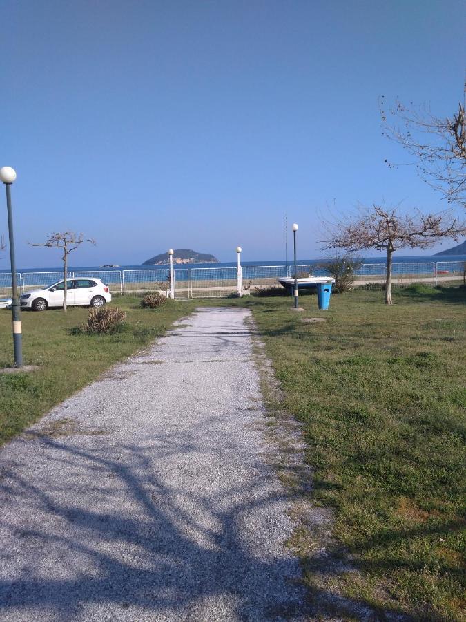 Aegean Seabreeze Appartement Nea Iraklitsa Buitenkant foto